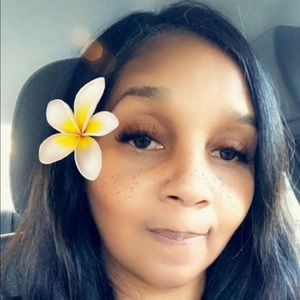 Meet your Posher, Felicia